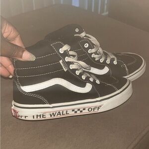 Vans Black and White High-Top Sneakers Classic Skate Style sz 3